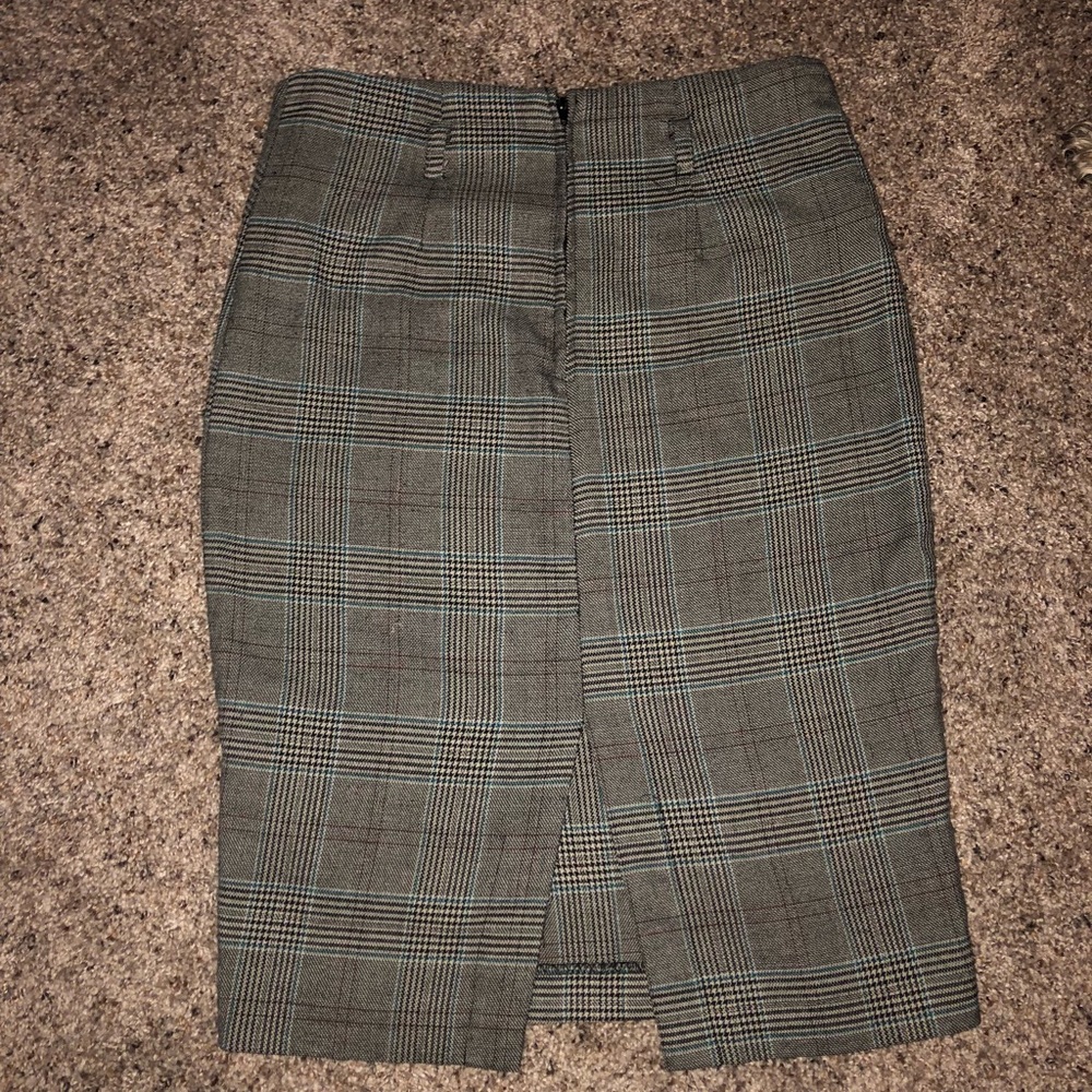 Pinstriped pencil skirt with slit in the back